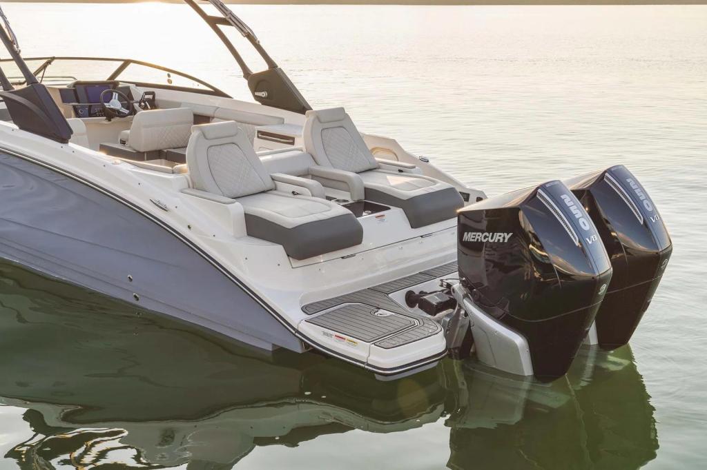 Sea Ray SDX 290 Outboard
