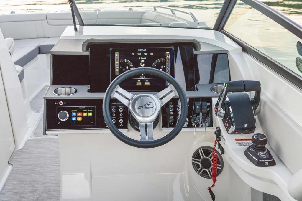 Sea Ray SDX 290 Outboard