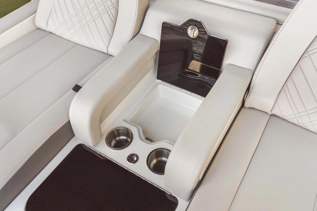 Sea Ray SDX 290 Outboard