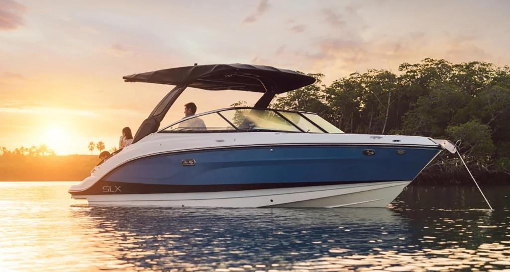 Sea Ray SLX 260