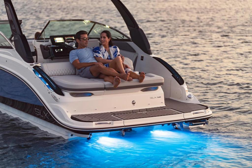 Sea Ray SLX 260