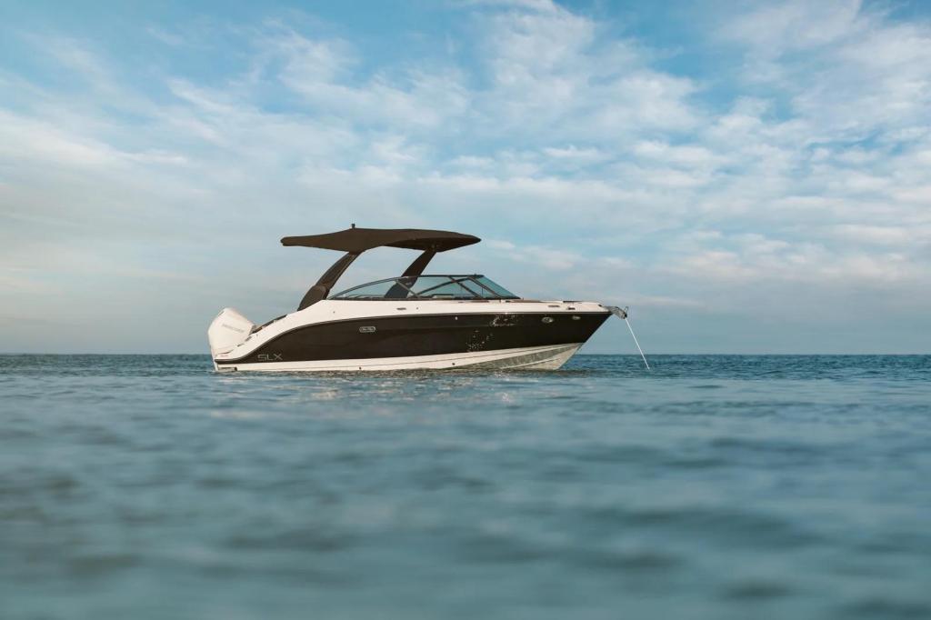 Sea Ray SLX 260 Outboard