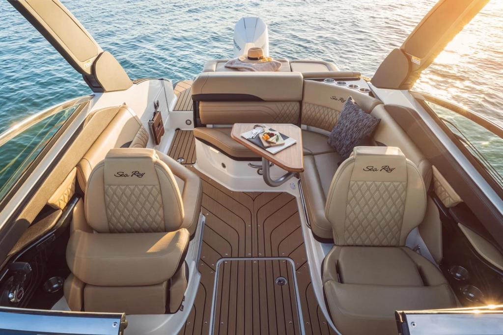 Sea Ray SLX 260 Outboard