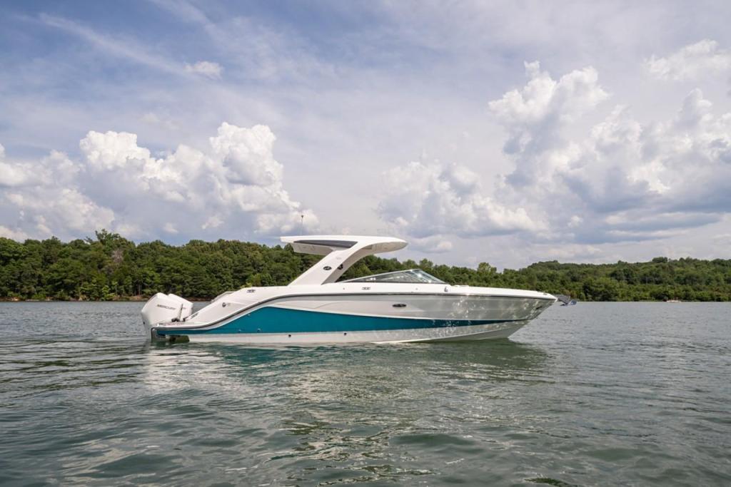 Sea Ray SLX 310 Outboard