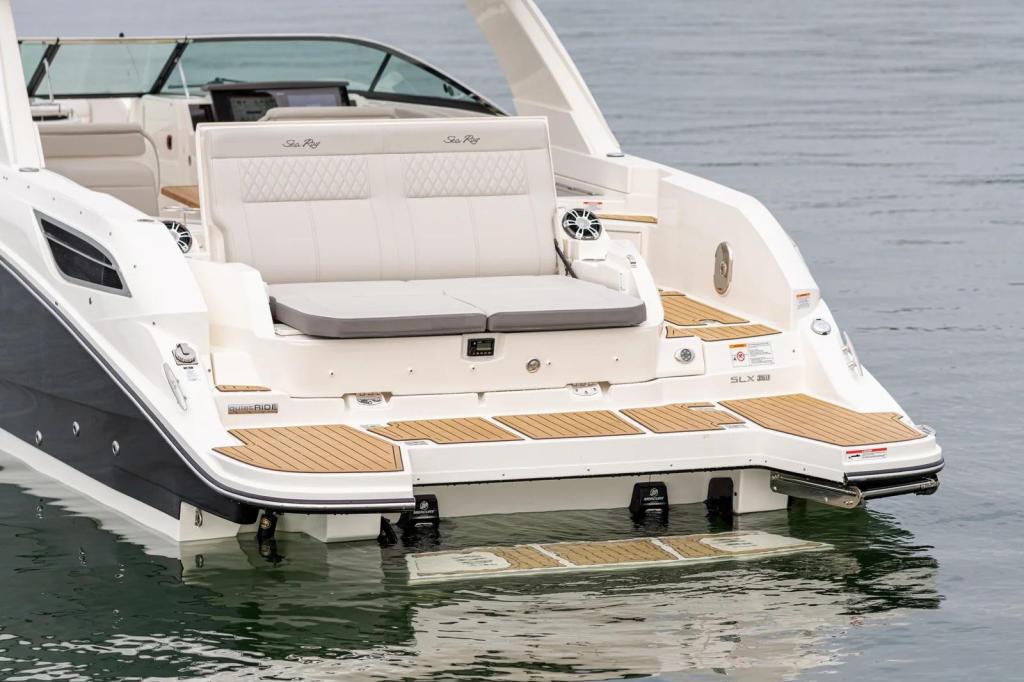 Sea Ray SLX 350