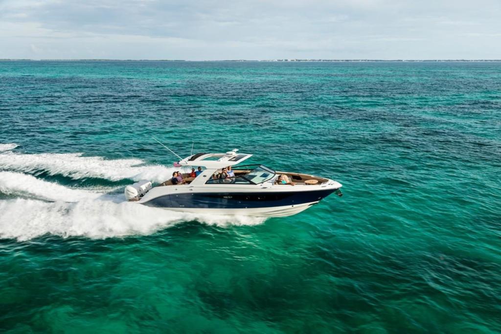 Sea Ray SLX 400 Outboard