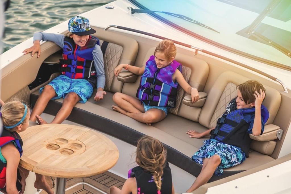 Sea Ray SLX 400 Outboard