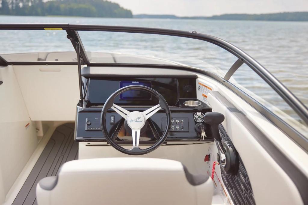 Sea Ray SPX 190 Outboard