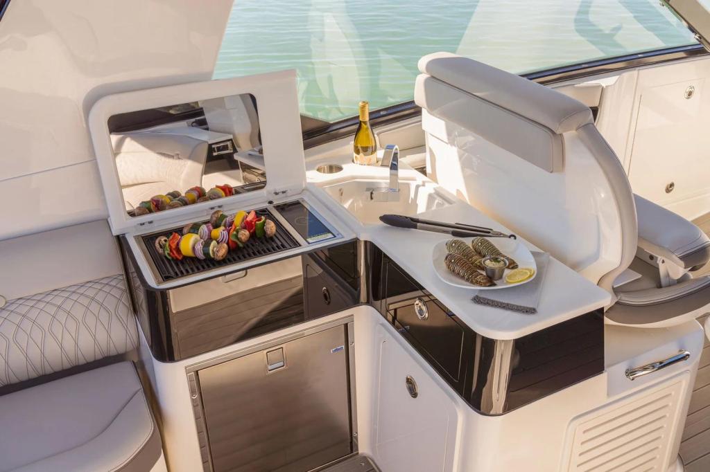 Sea Ray Sundancer 370