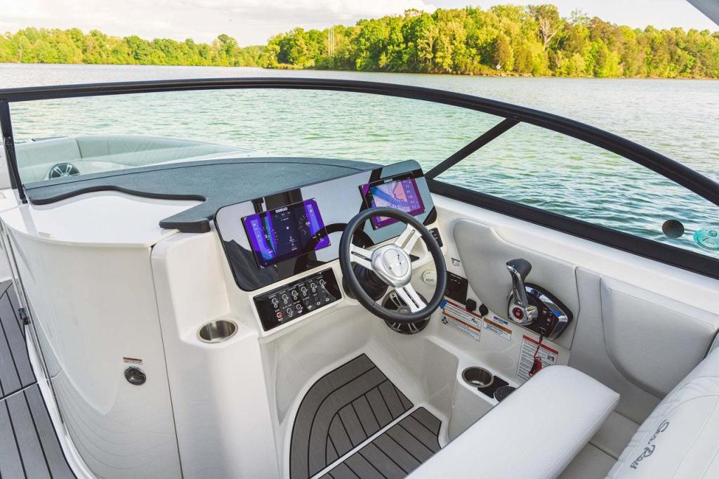 Sea Ray SDX 230 Outboard