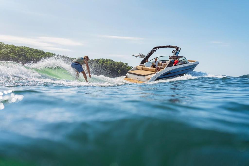 Sea Ray SDX 250 Surf