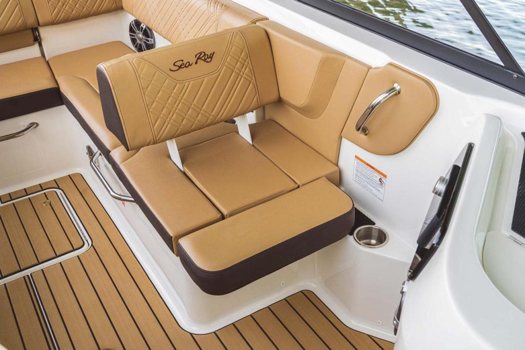 Sea Ray SDX 230
