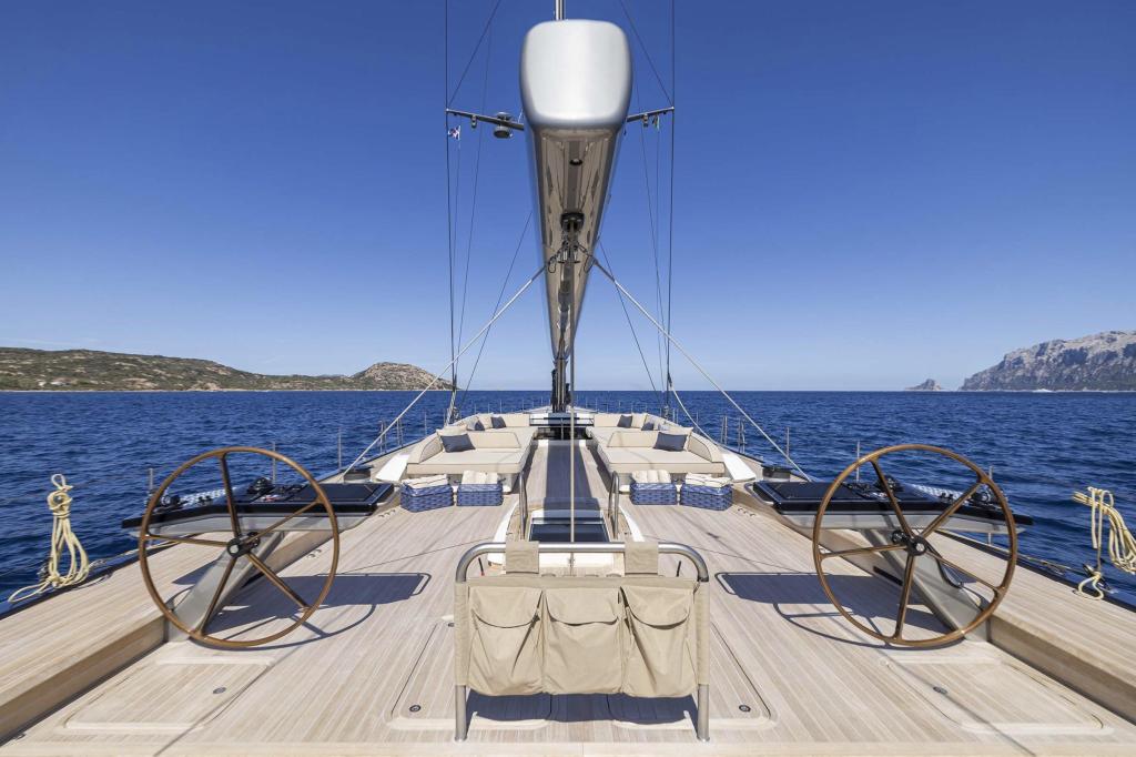 Nautors Swan Swan 128