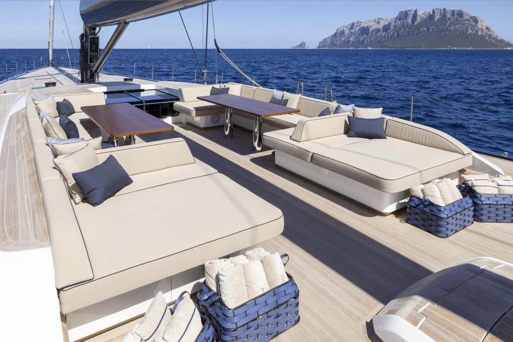 Nautors Swan Swan 128