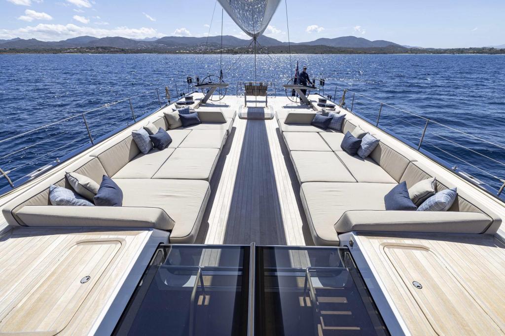 Nautors Swan Swan 128