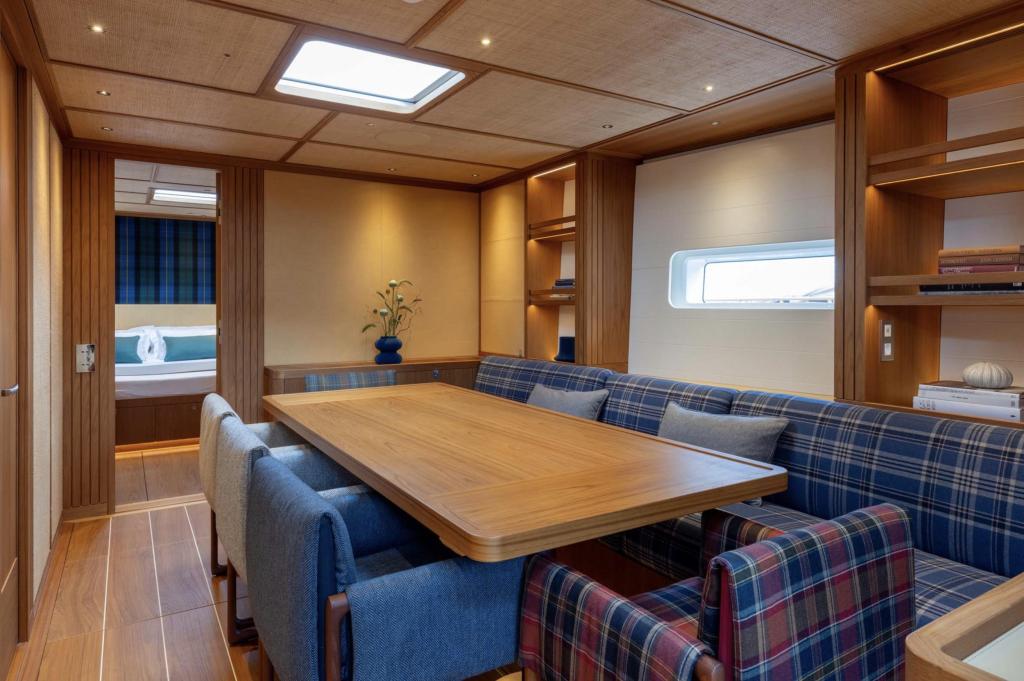 Nautors Swan Swan 128