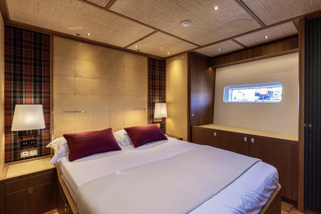 Nautors Swan Swan 128