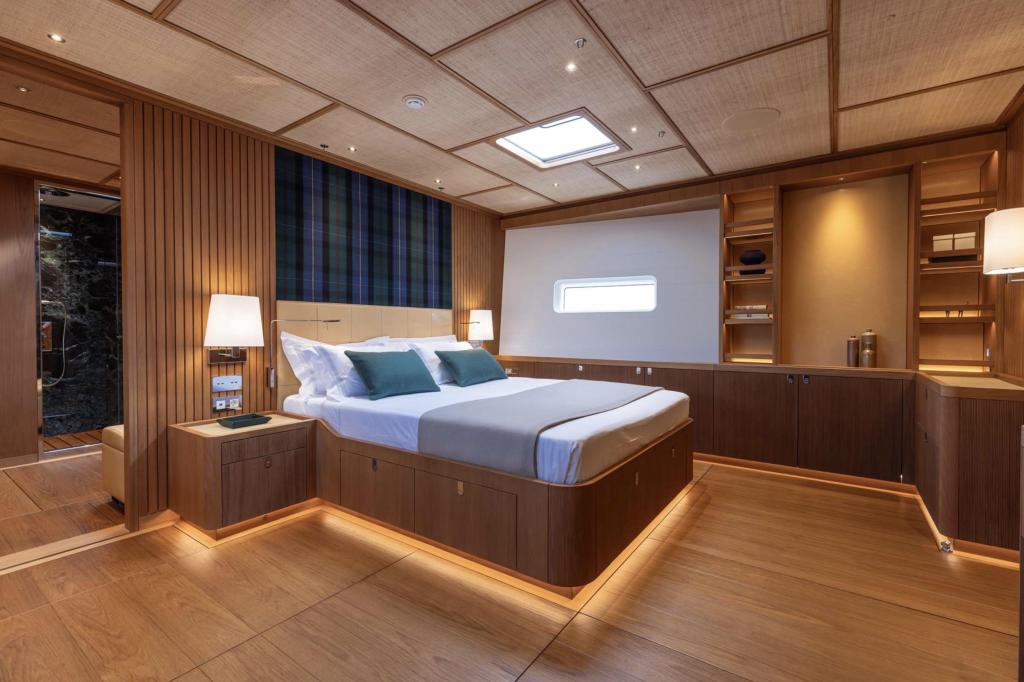 Nautors Swan Swan 128