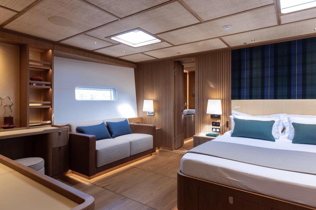 Nautors Swan Swan 128