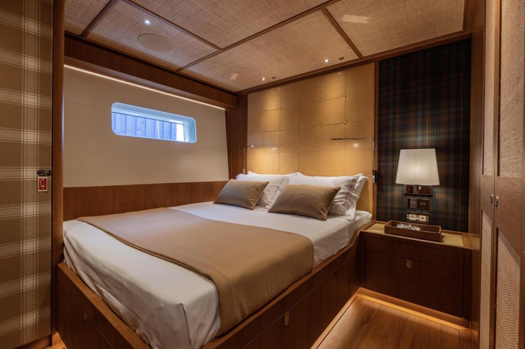 Nautors Swan Swan 128