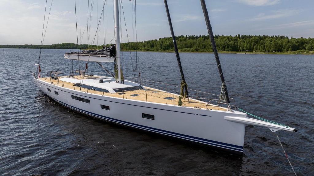 Nautors Swan Swan 88