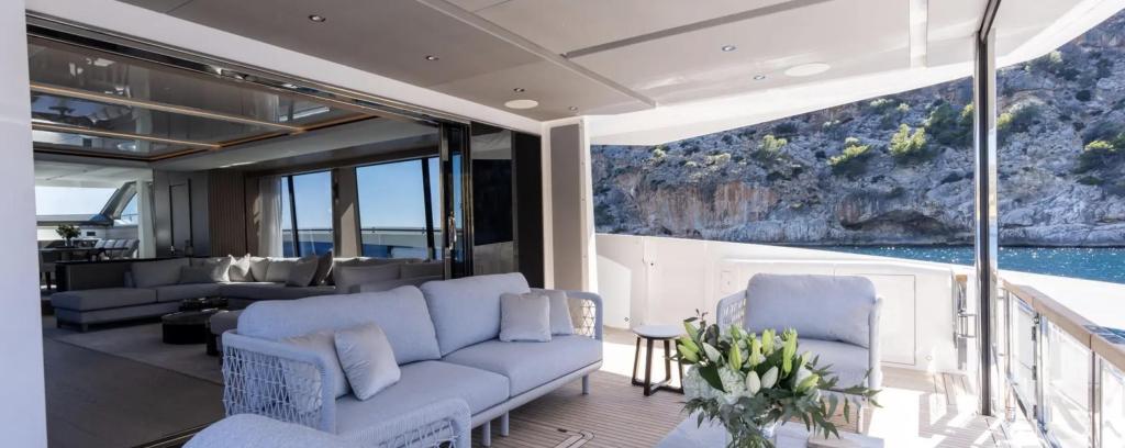 Sunseeker 90 Ocean Enclosed