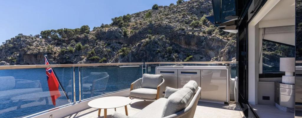 Sunseeker 90 Ocean Enclosed