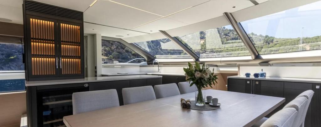 Sunseeker 90 Ocean Enclosed