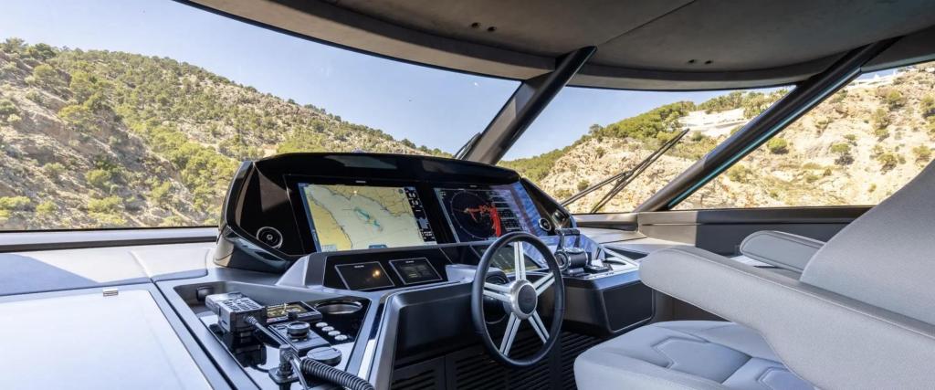 Sunseeker 90 Ocean Enclosed