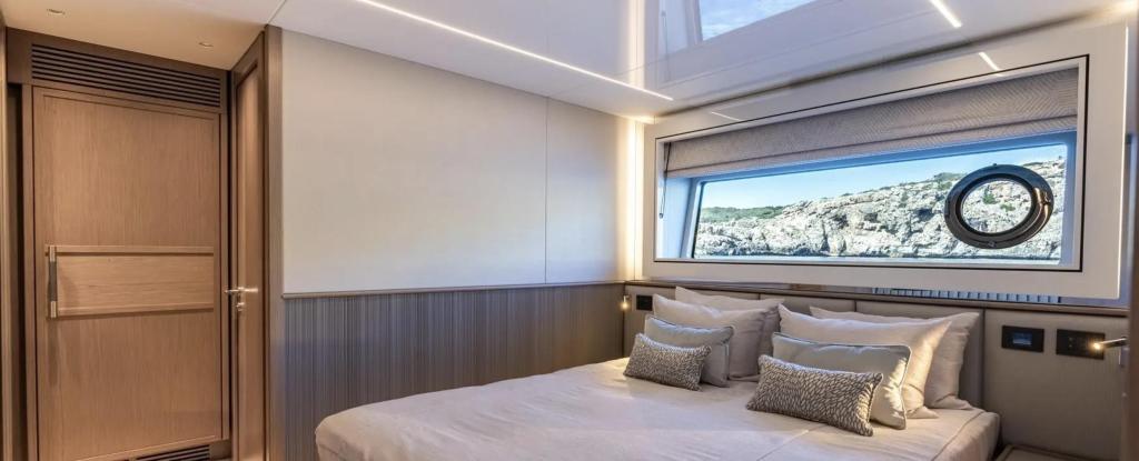 Sunseeker 90 Ocean Enclosed