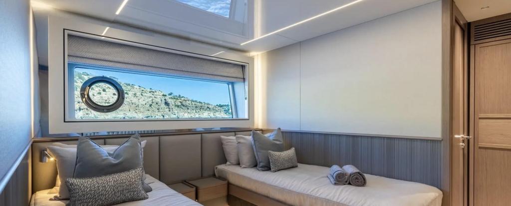 Sunseeker 90 Ocean Enclosed