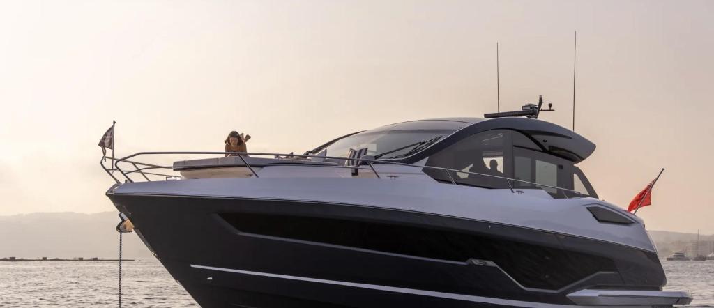 Sunseeker Predator 55