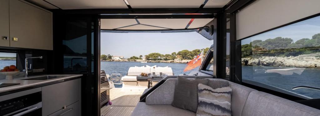 Sunseeker Predator 55