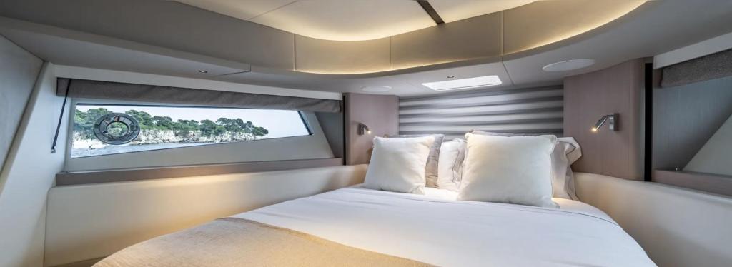 Sunseeker Predator 55