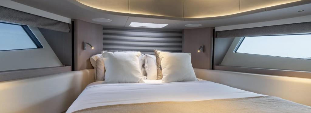 Sunseeker Predator 55