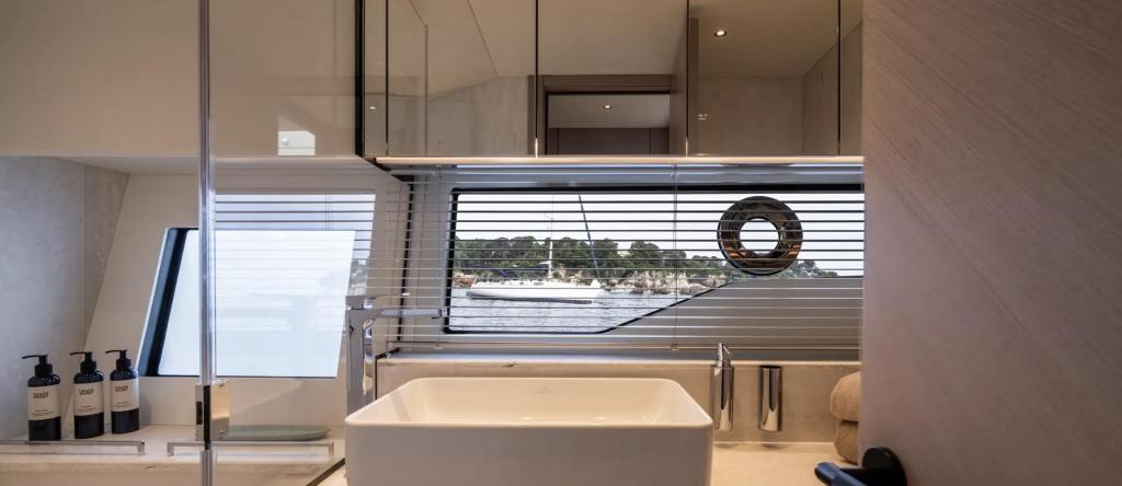 Sunseeker Predator 55