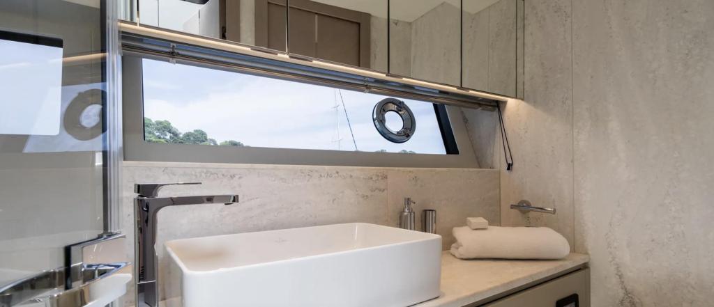 Sunseeker Predator 55