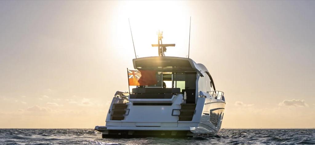 Sunseeker Predator 65