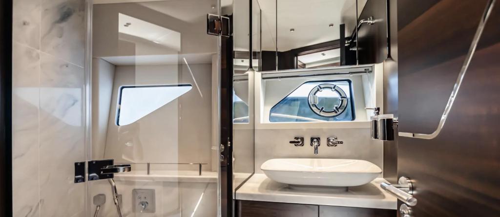 Sunseeker Predator 65