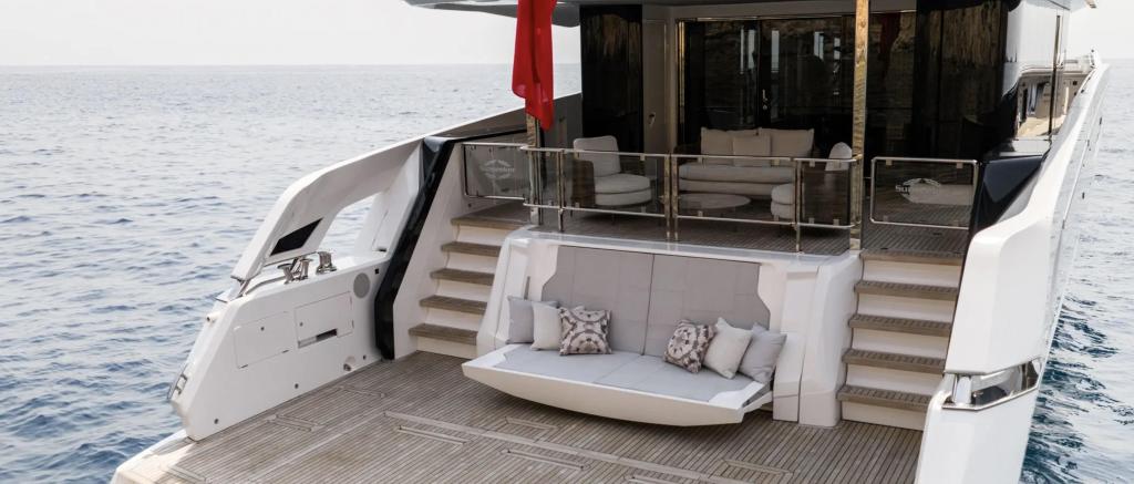 Sunseeker 82 Ocean Enclosed