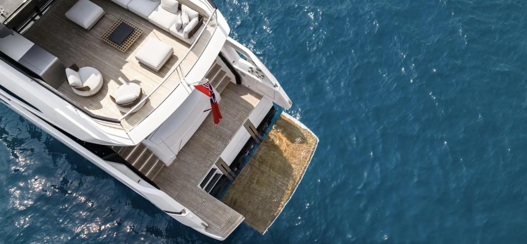 Sunseeker 82 Ocean Enclosed