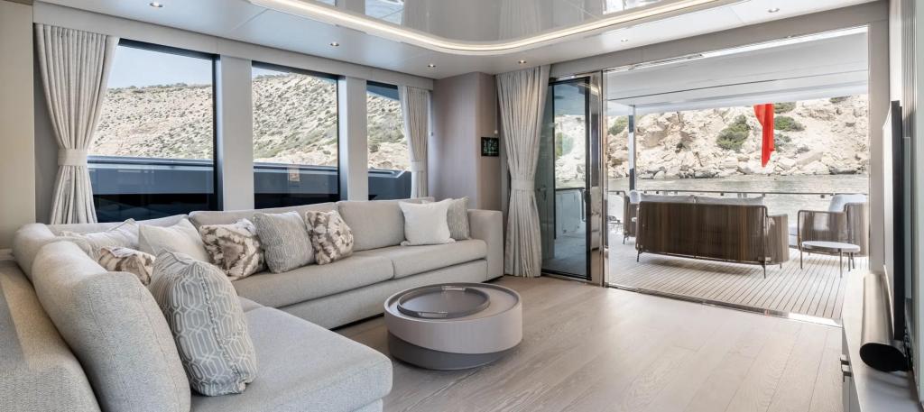Sunseeker 82 Ocean Enclosed