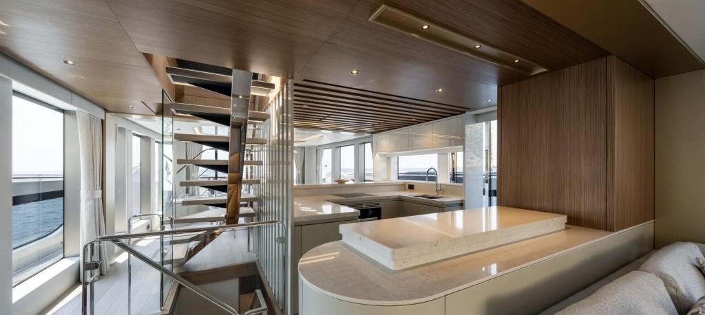 Sunseeker 82 Ocean Enclosed