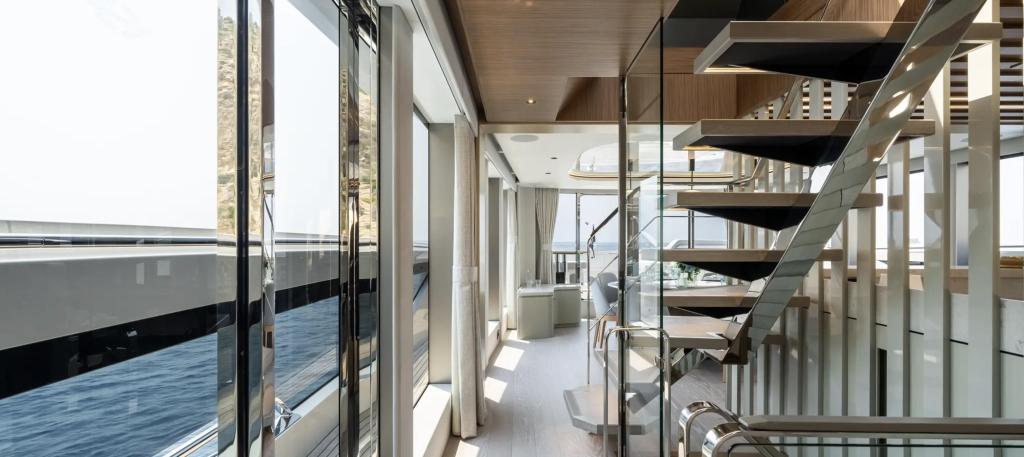 Sunseeker 82 Ocean Enclosed