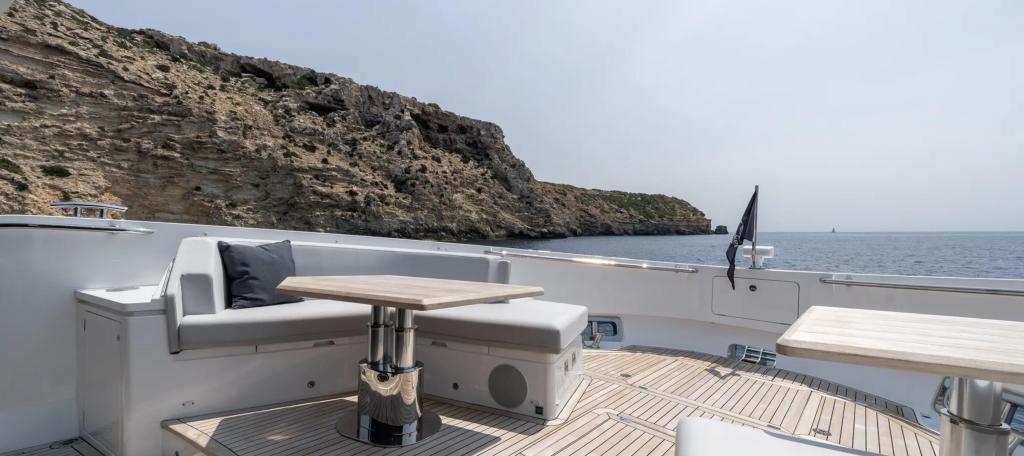Sunseeker 82 Ocean Enclosed