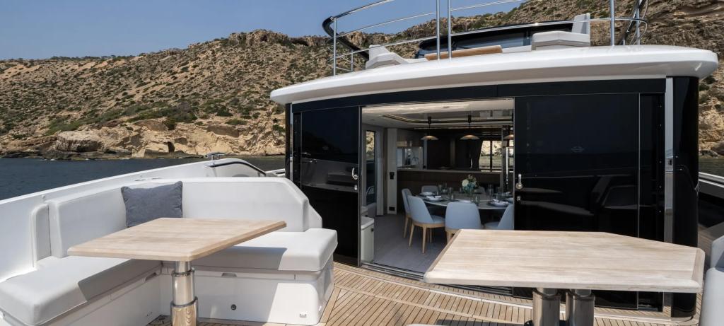 Sunseeker 82 Ocean Enclosed