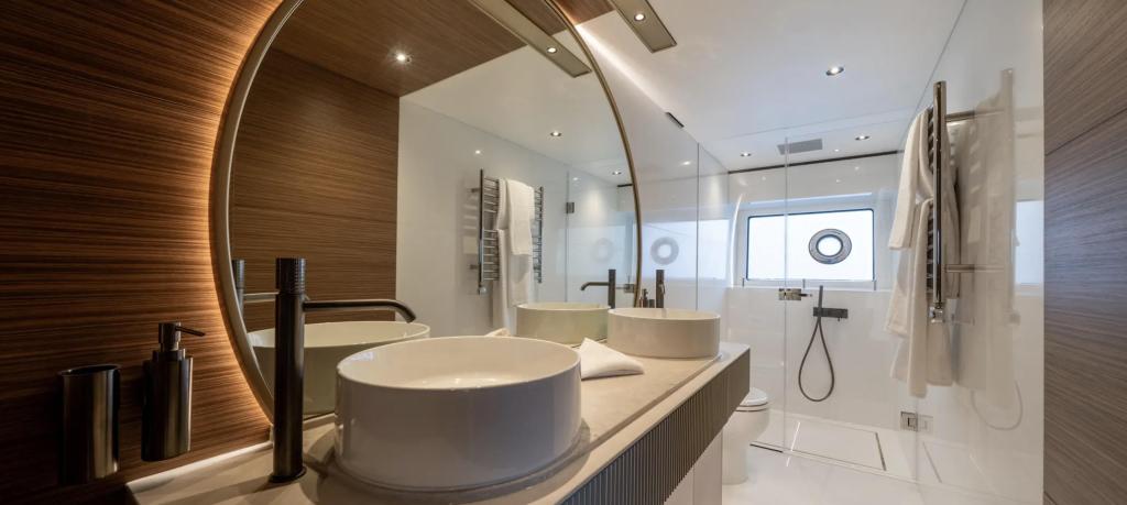 Sunseeker 82 Ocean Enclosed