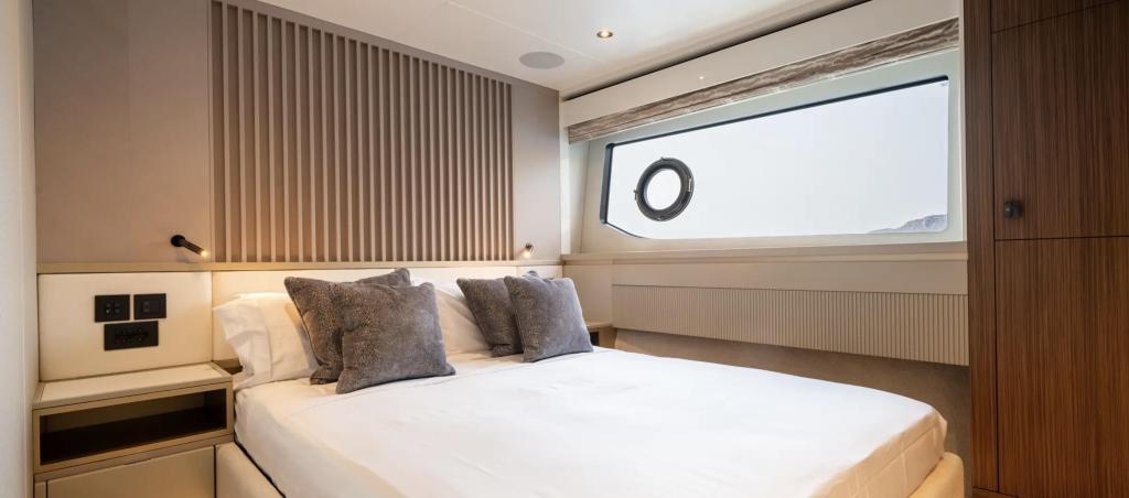 Sunseeker 82 Ocean Enclosed