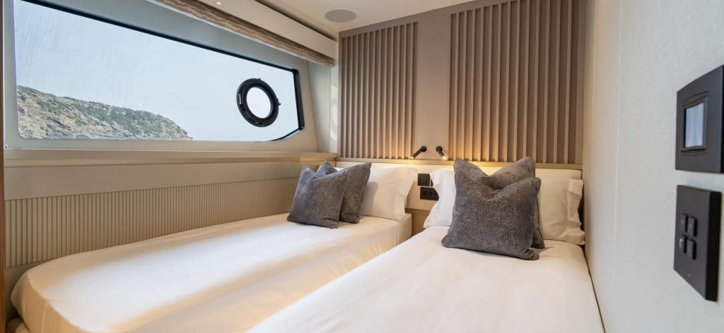Sunseeker 82 Ocean Enclosed