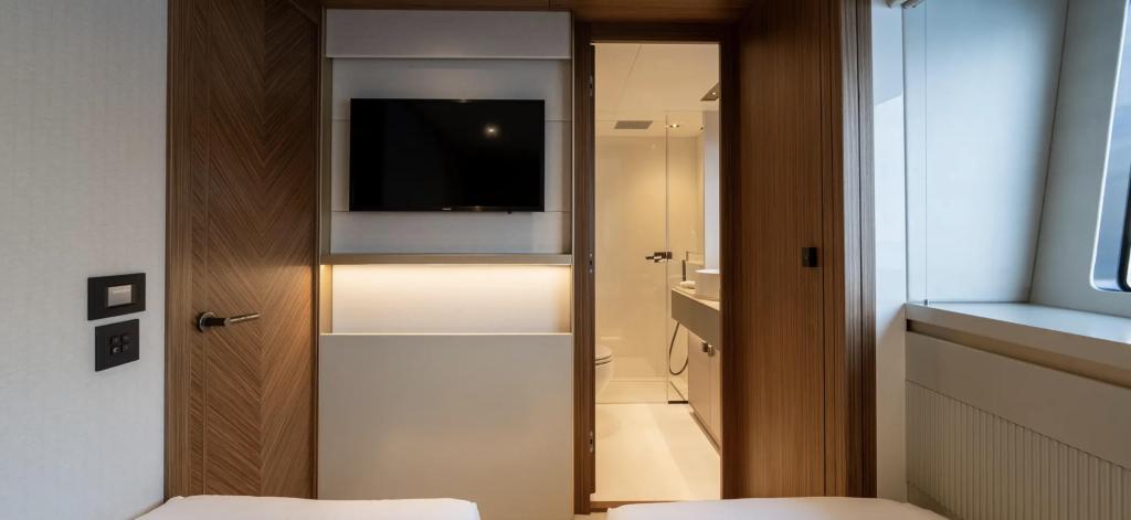 Sunseeker 82 Ocean Enclosed